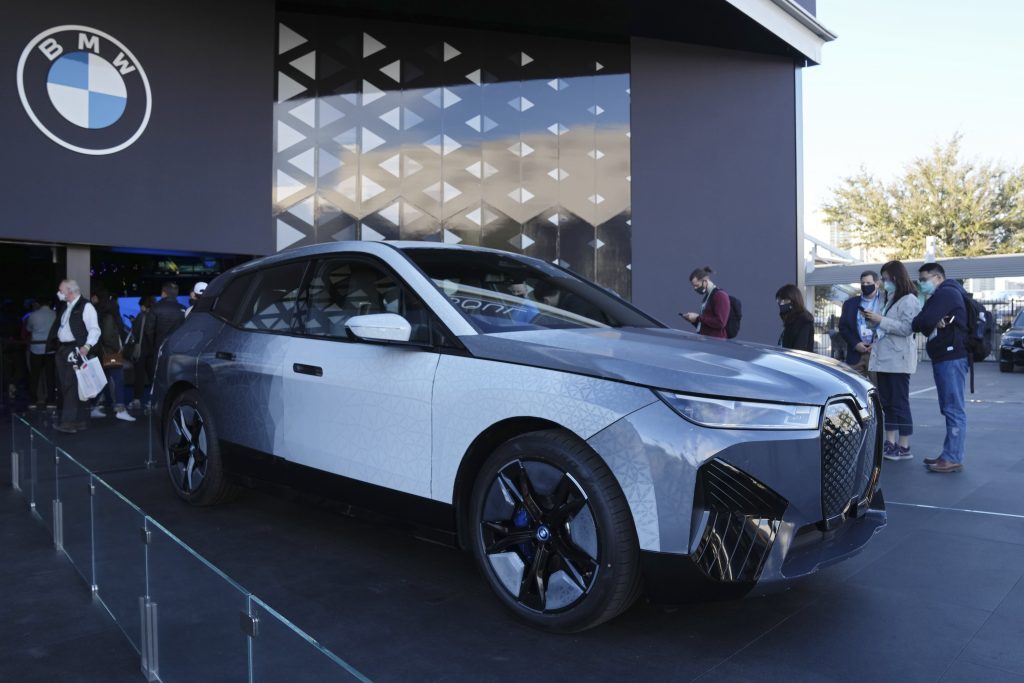 BMW’s new iX Flow concept car can change colors
