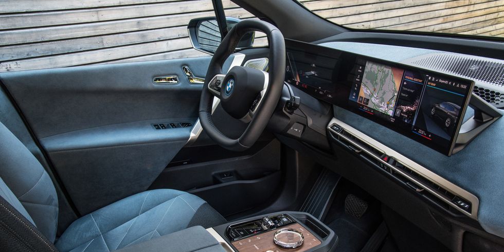 BMW Level 3 Autonomous Driving Tech Coming in 2025