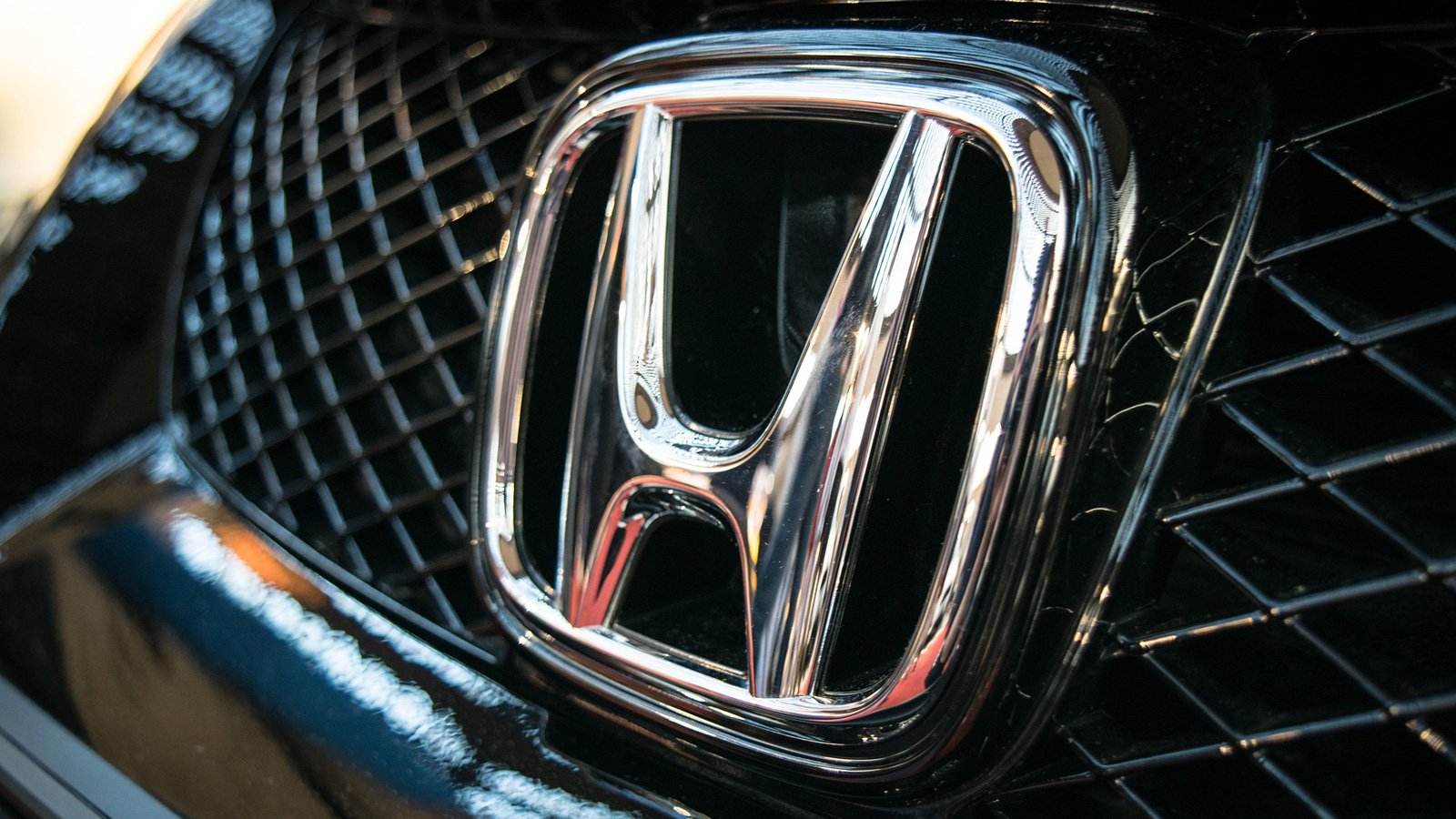 Honda bug lets a hacker unlock and start your car via replay attack