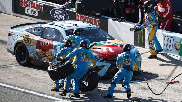 Joe Gibbs Racing debuts new pit stop style to rave reviews