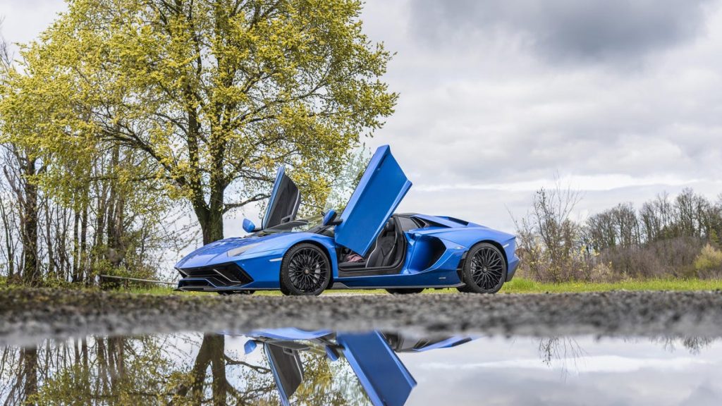 The Aventador LP 780-4 Ultimae Demands Your Undivided Attention