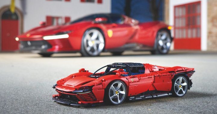 Lego Technic Set Offers Builders a 1:8-Scale Ferrari Daytona SP3